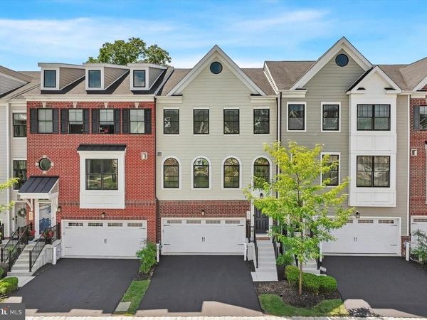 30 PARKVIEW CIRCLE, WAYNE, PA 19087