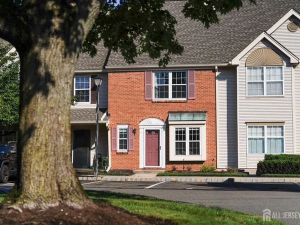 18 Keith Court , Kendall Park, NJ 08824