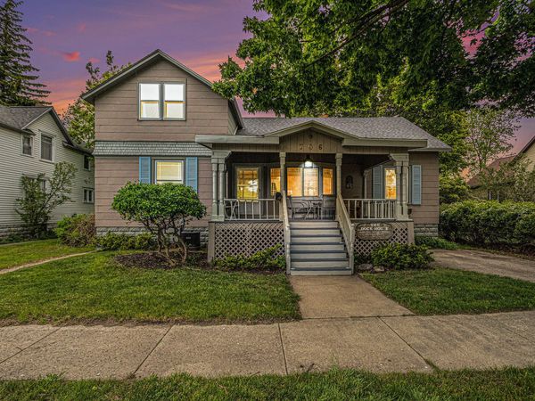 706 W Loomis Street, Ludington, MI 49431