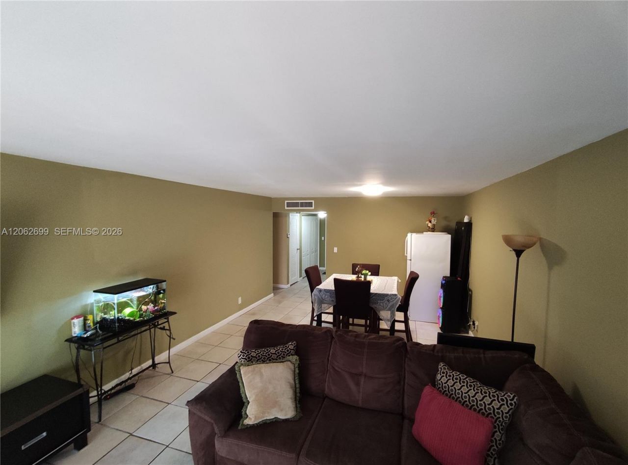 6301 N Fall Circle Dr, Unit 410, Lauderhill, FL 33319 Photo