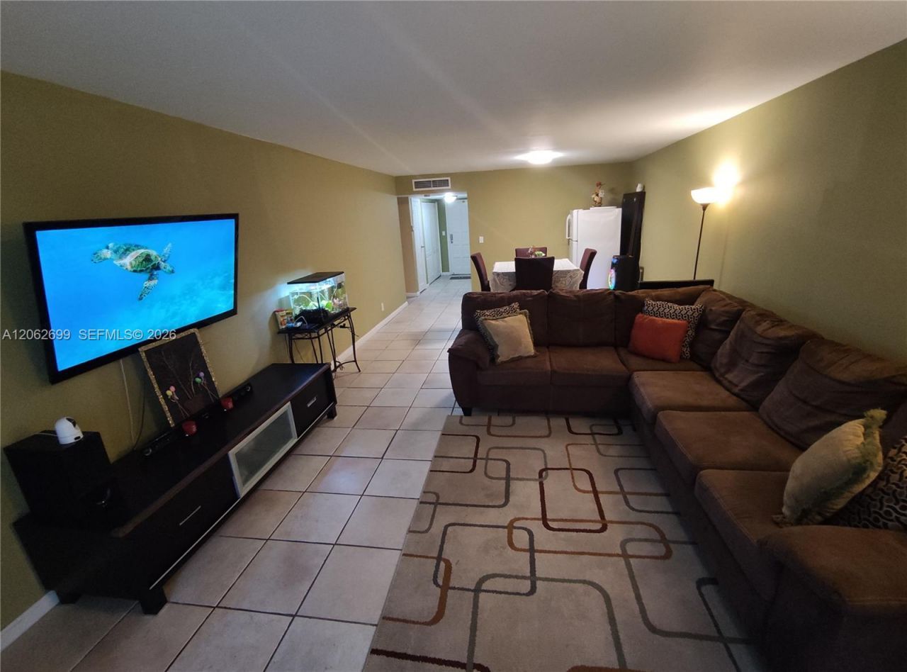 6301 N Fall Circle Dr, Unit 410, Lauderhill, FL 33319 Photo