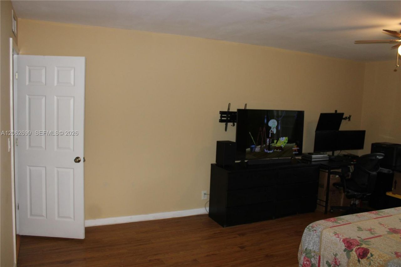 6301 N Fall Circle Dr, Unit 410, Lauderhill, FL 33319 Photo