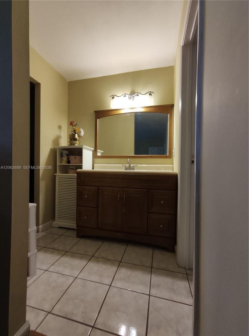6301 N Fall Circle Dr, Unit 410, Lauderhill, FL 33319 Photo