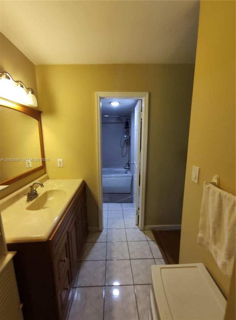 6301 N Fall Circle Dr, Unit 410, Lauderhill, FL 33319 Photo