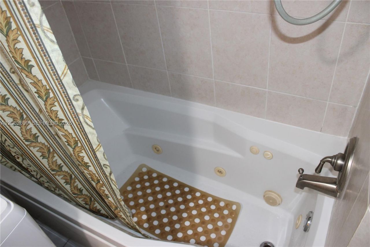 6301 N Fall Circle Dr, Unit 410, Lauderhill, FL 33319 Photo