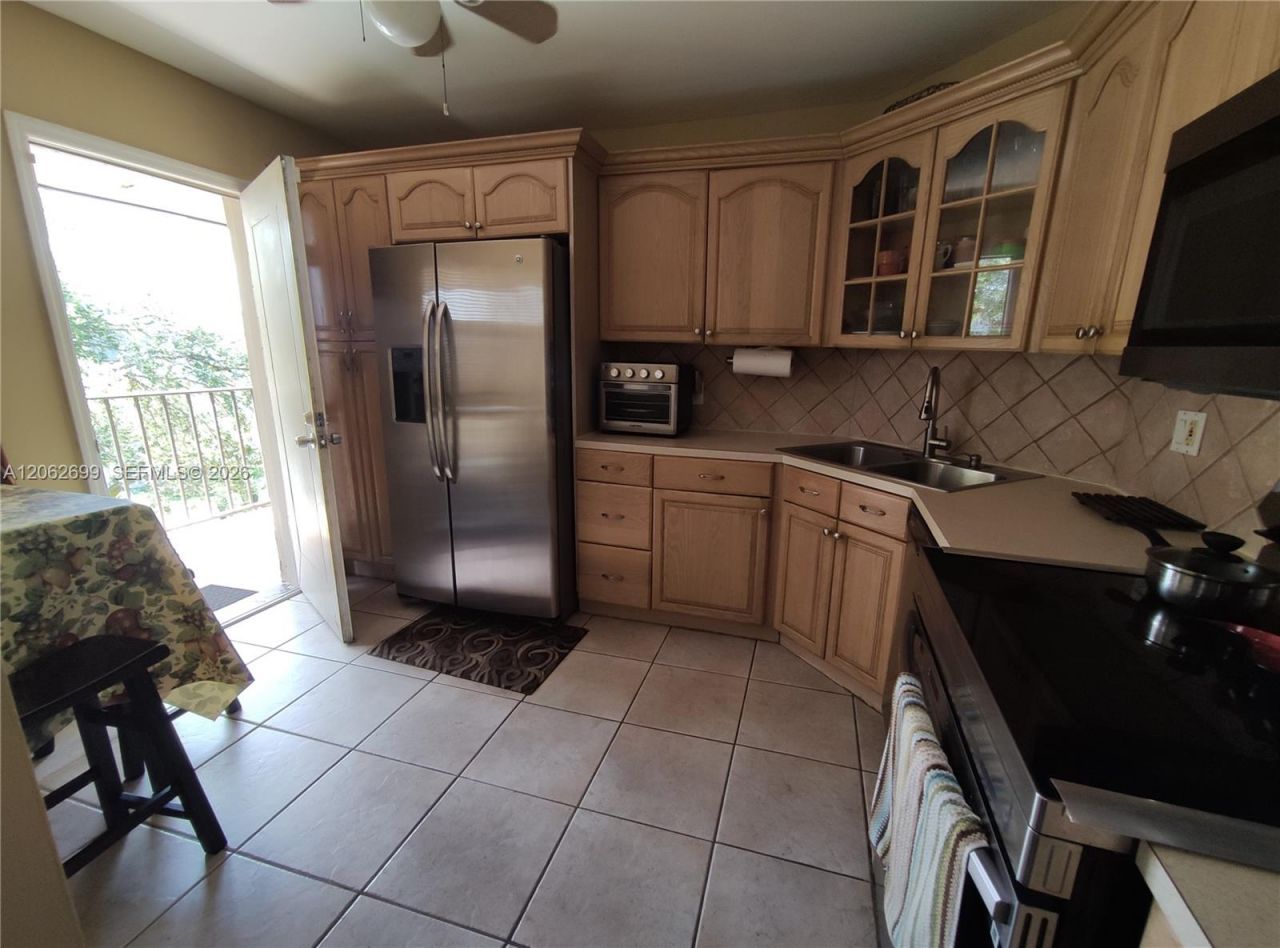 6301 N Fall Circle Dr, Unit 410, Lauderhill, FL 33319 Photo