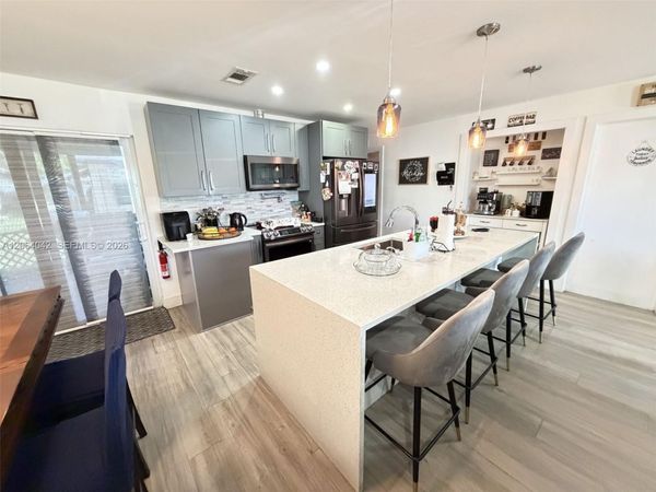 1250 NW 46th St , Deerfield Beach, FL 33064