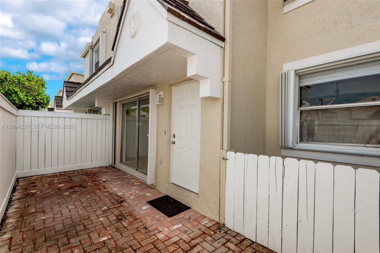 4520 SW 68th Ct Cir, Unit 25-5, Miami, FL 33155 Photo
