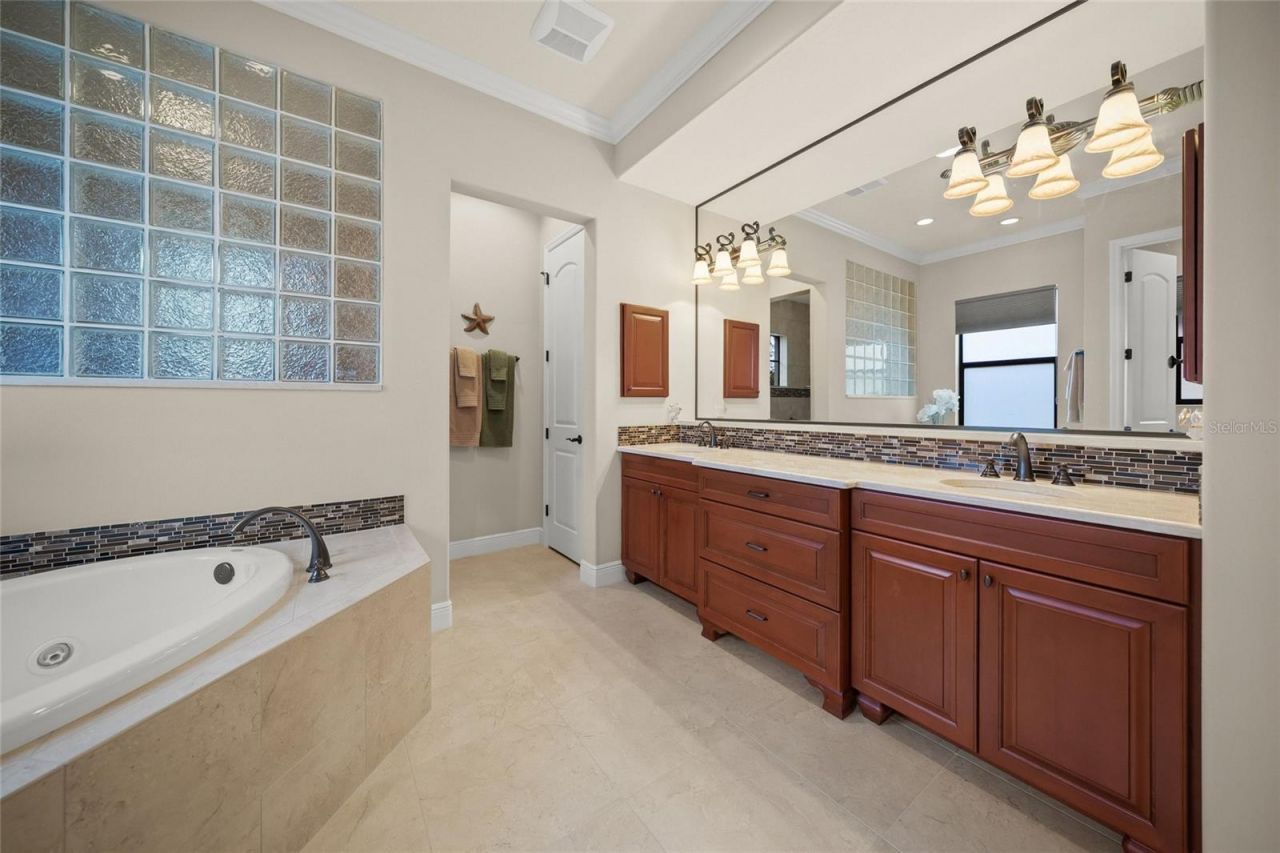 4110 Commodore Boulevard, Cortez, FL 34215 Photo