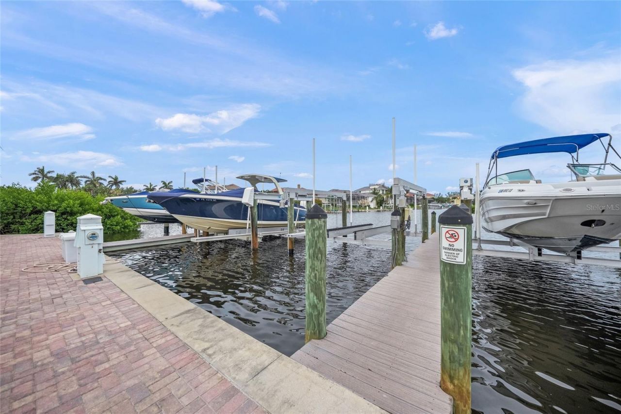 4110 Commodore Boulevard, Cortez, FL 34215 Photo