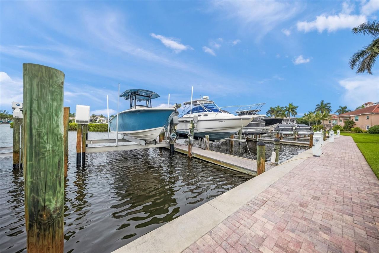 4110 Commodore Boulevard, Cortez, FL 34215 Photo