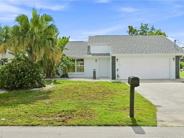 903 SE 20th CT , CAPE CORAL, FL 33990