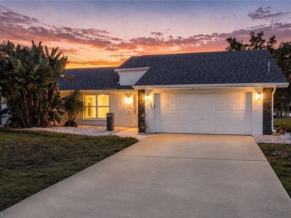 903 SE 20th CT , CAPE CORAL, FL 33990