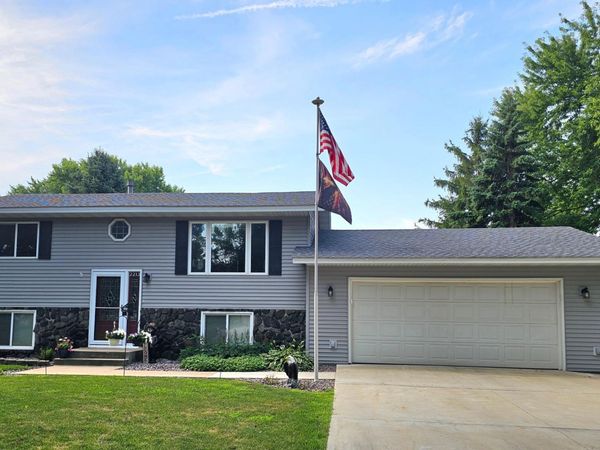 2213 20th Avenue SW, Willmar, MN 56201