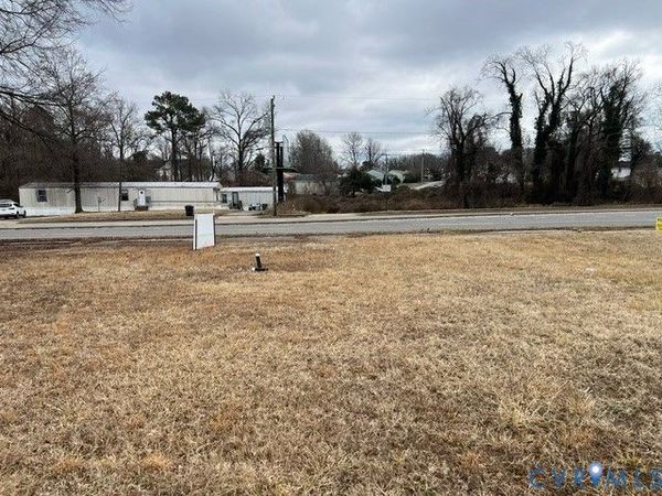 2501 Winston Churchill Drive , Hopewell, VA 23860