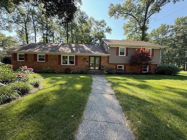 4000 Hemlock Drive , Valparaiso, IN 46383