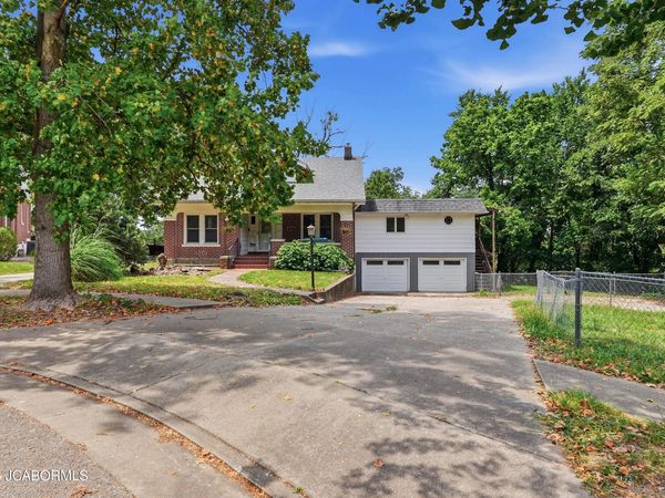 1016 FAIRMOUNT COURT, Jefferson City, MO 65101