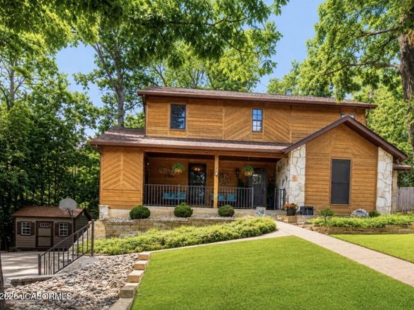 2008 NUTHATCH DRIVE, Jefferson City, MO 65101