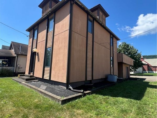 2147 College Avenue , Elmira, NY 14903