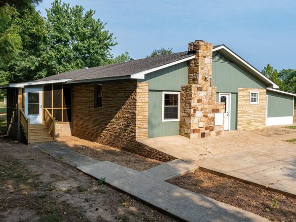 55 Hall Dr, Magness, AR 72553
