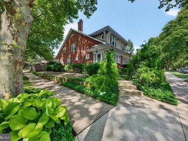 2051 W LIVINGSTON STREET, ALLENTOWN, PA 18104