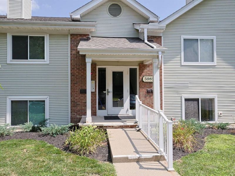 5982 Meadowcreek Drive, Unit 3, Miami Twp, OH 45150 Photo 2
