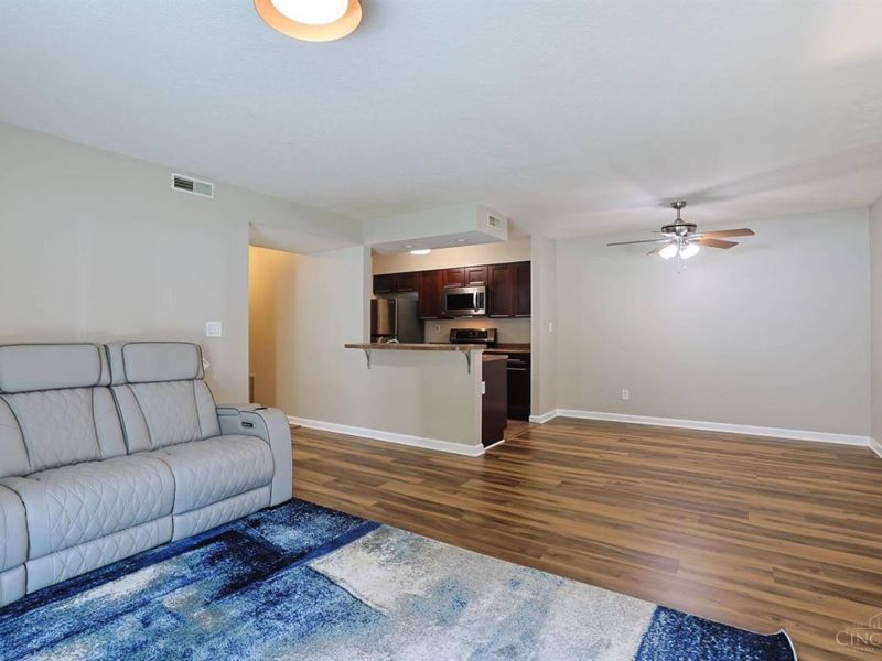 5982 Meadowcreek Drive, Unit 3, Miami Twp, OH 45150 Photo 5