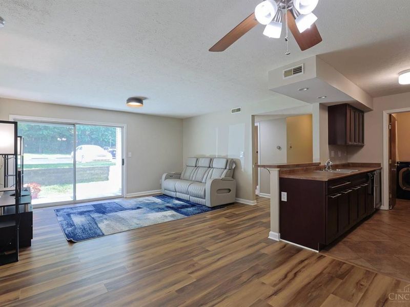 5982 Meadowcreek Drive, Unit 3, Miami Twp, OH 45150 Photo 8