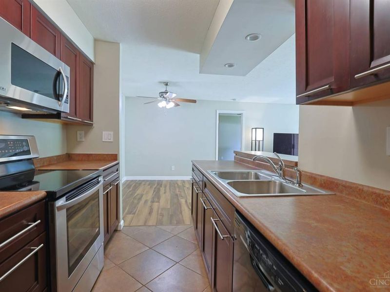 5982 Meadowcreek Drive, Unit 3, Miami Twp, OH 45150 Photo 9