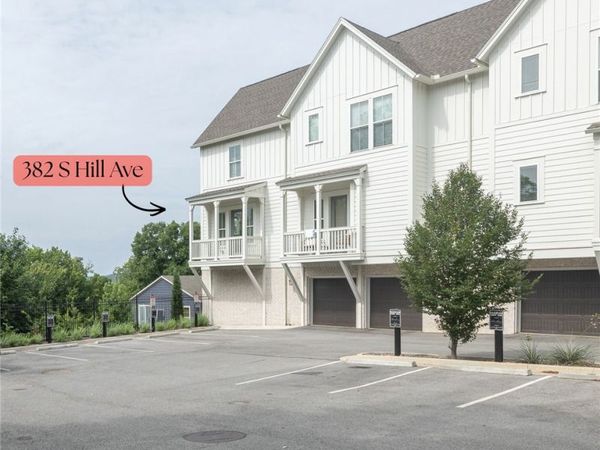 382 S Hill Avenue , Fayetteville, AR 72701