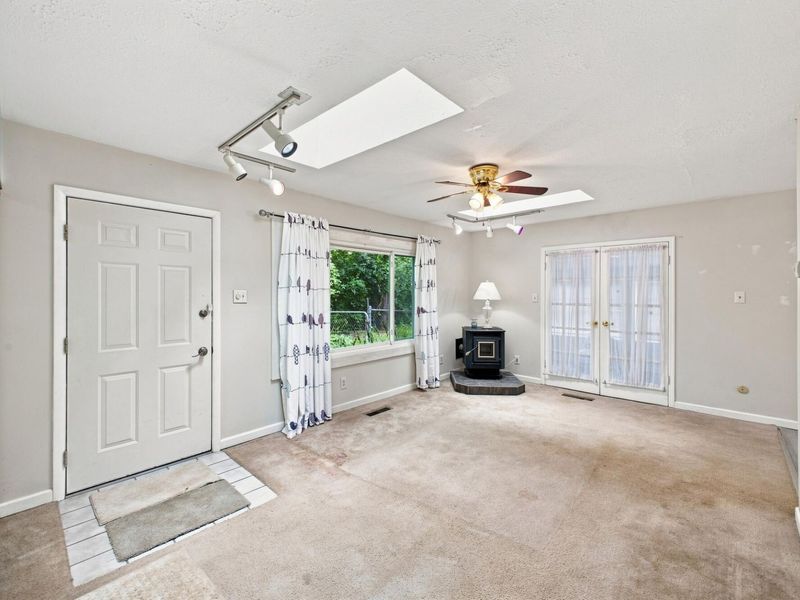 367 Yarmouth Lane, Columbus, OH 43228 Photo 10