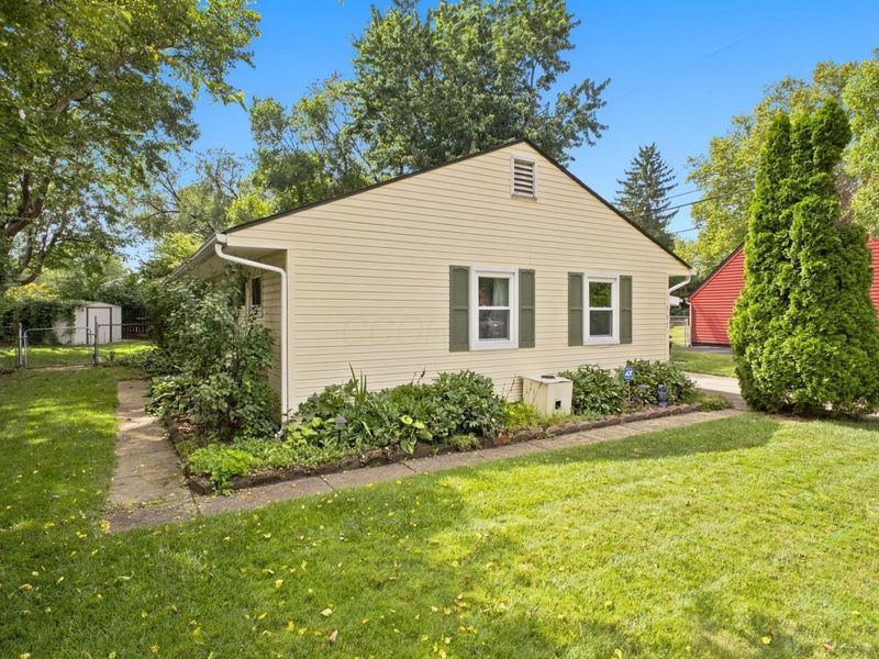 367 Yarmouth Lane, Columbus, OH 43228 Photo 2