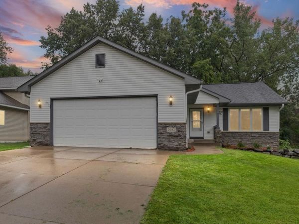 2082 Cowern Place E, North Saint Paul, MN 55109