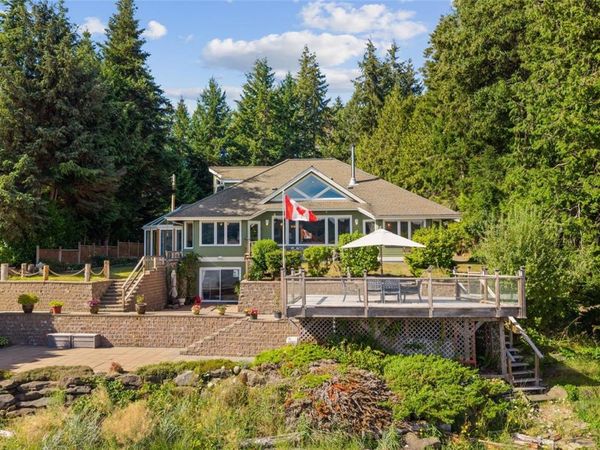7602 Ships Point Rd, Fanny Bay, BC V0R 1W0