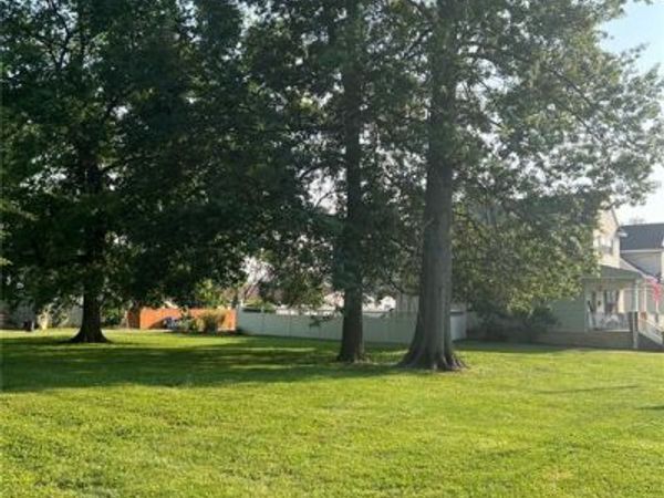 623 and 627 Vest Avenue, Valley Park, MO 63088