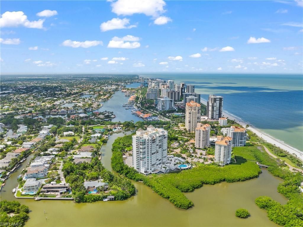 60 Seagate Dr , Unit 105, Naples, FL 34103 Photo