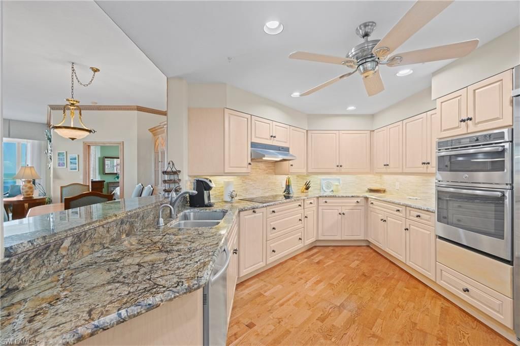 60 Seagate Dr , Unit 105, Naples, FL 34103 Photo