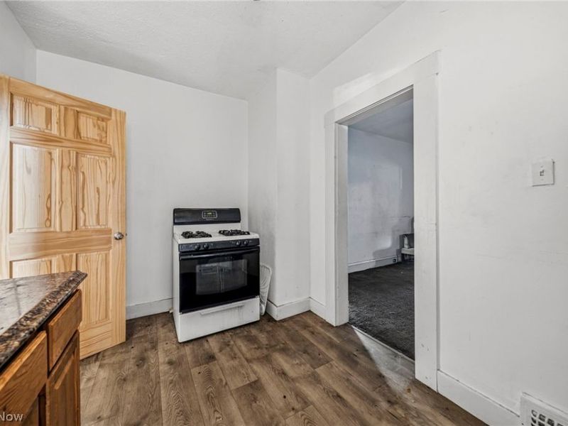 11912 Cromwell Avenue , Cleveland, OH 44120 Photo 10