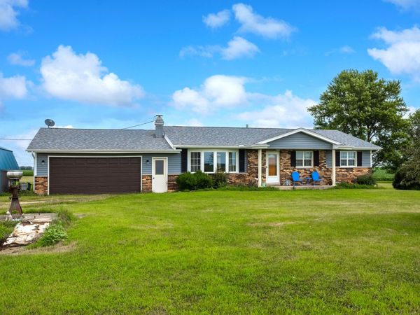 2164 270th Street , Grand Mound, IA 52751