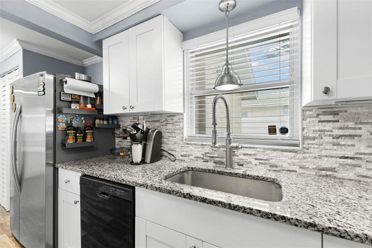 5210 6th Street S, Saint Petersburg, FL 33705 Photo