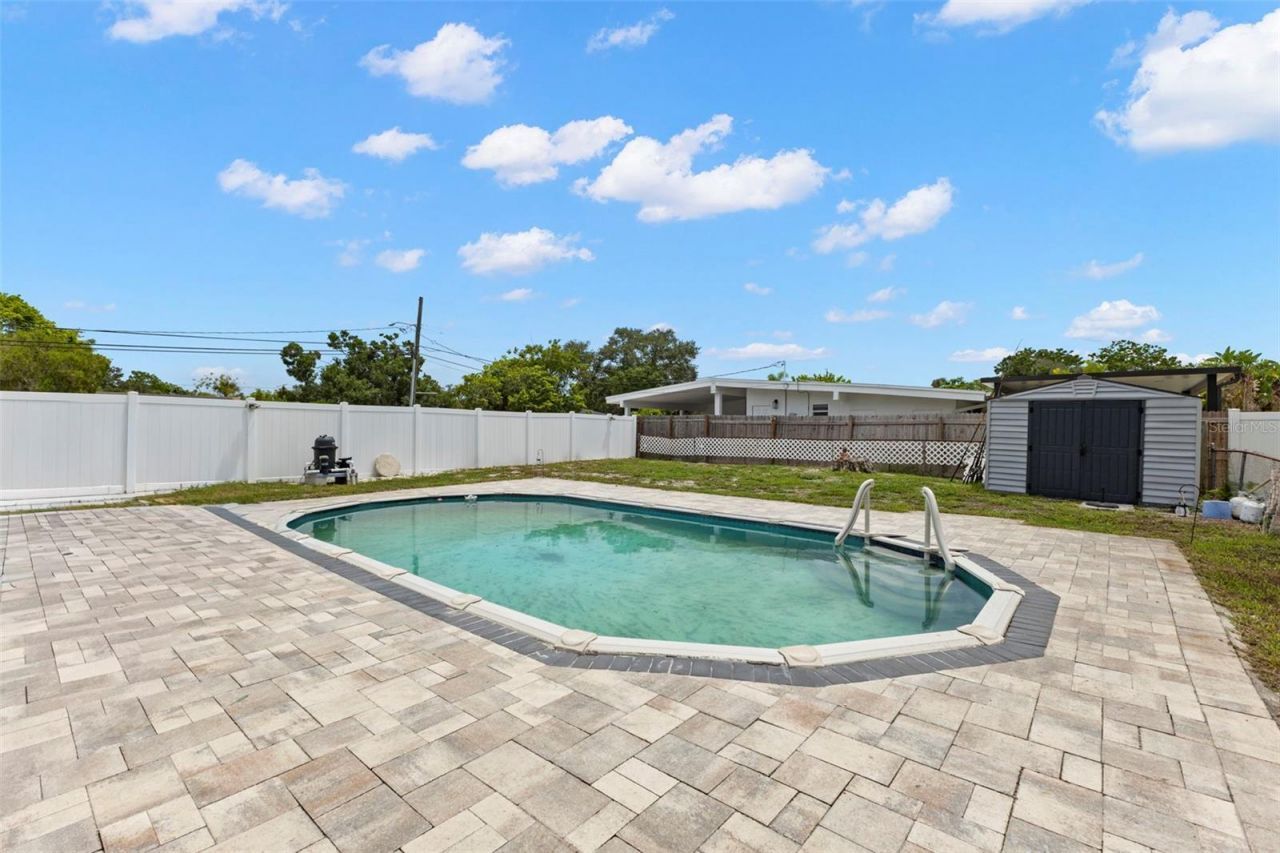 5210 6th Street S, Saint Petersburg, FL 33705 Photo