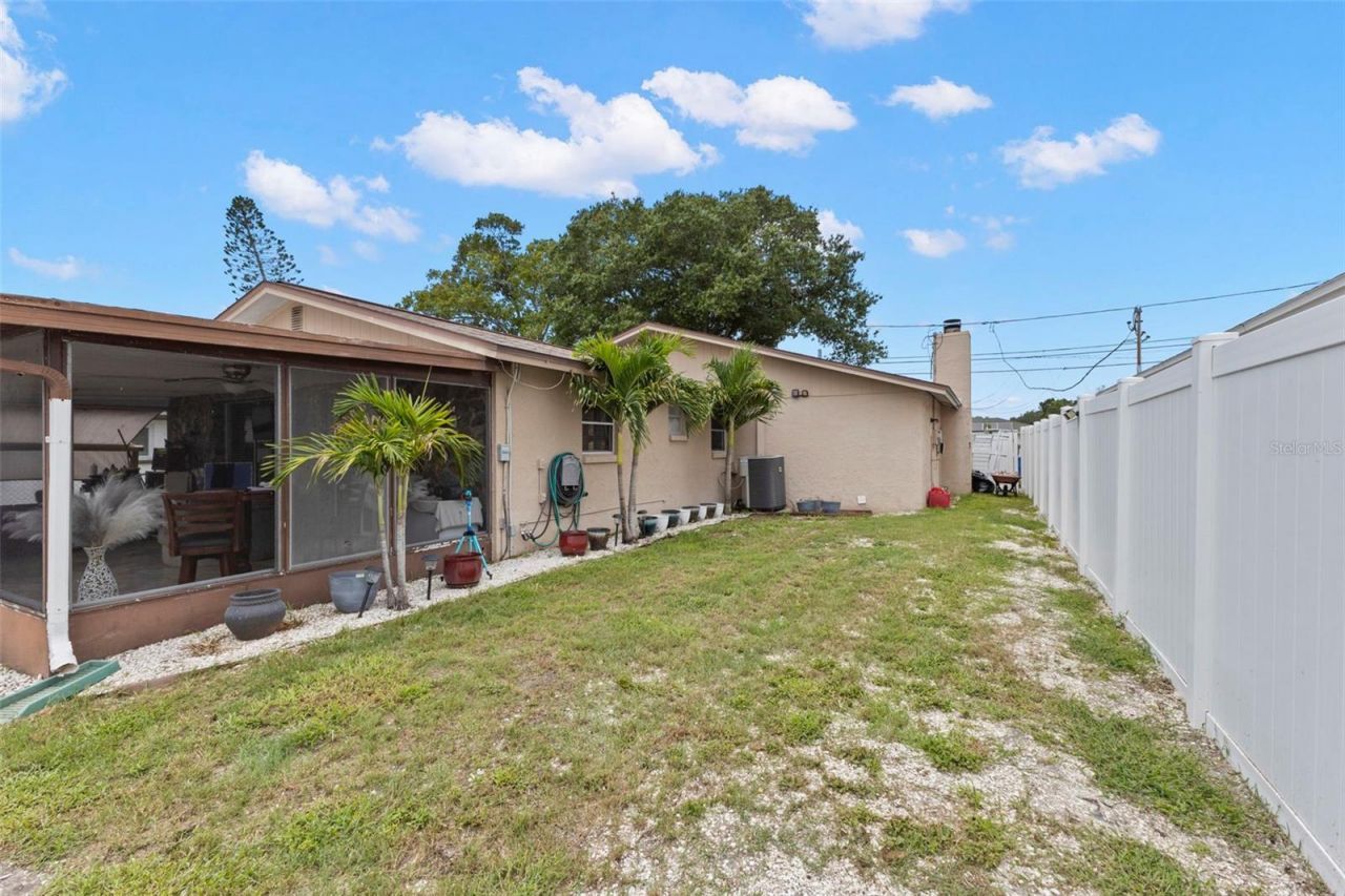 5210 6th Street S, Saint Petersburg, FL 33705 Photo