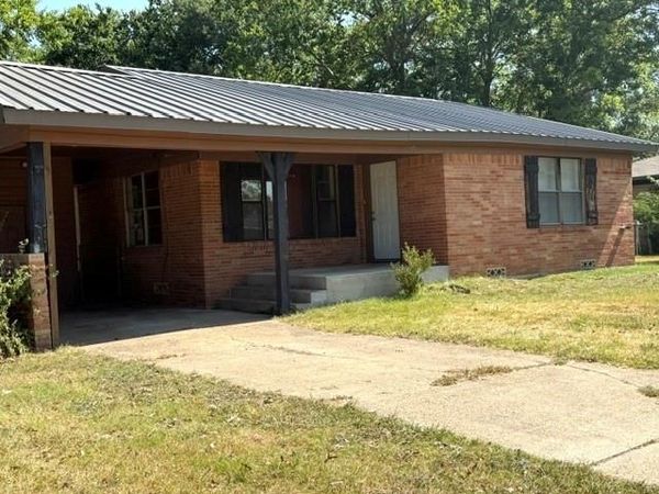 122 Gateway Street, Wills Point, TX 75169