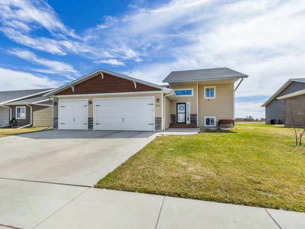 5116 Kingfisher Avenue, Aberdeen, SD 57401