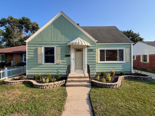 1901 74th Pl, Kenosha, WI 53143