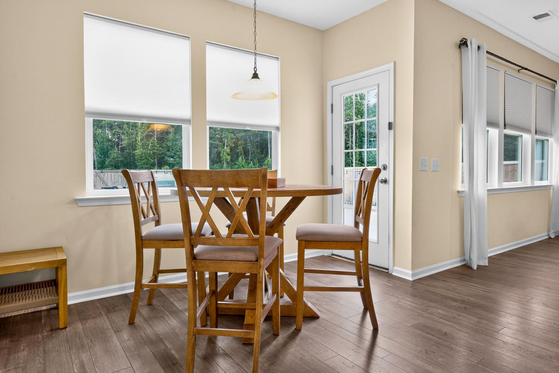 609 Squire Pope Road Photo 11
