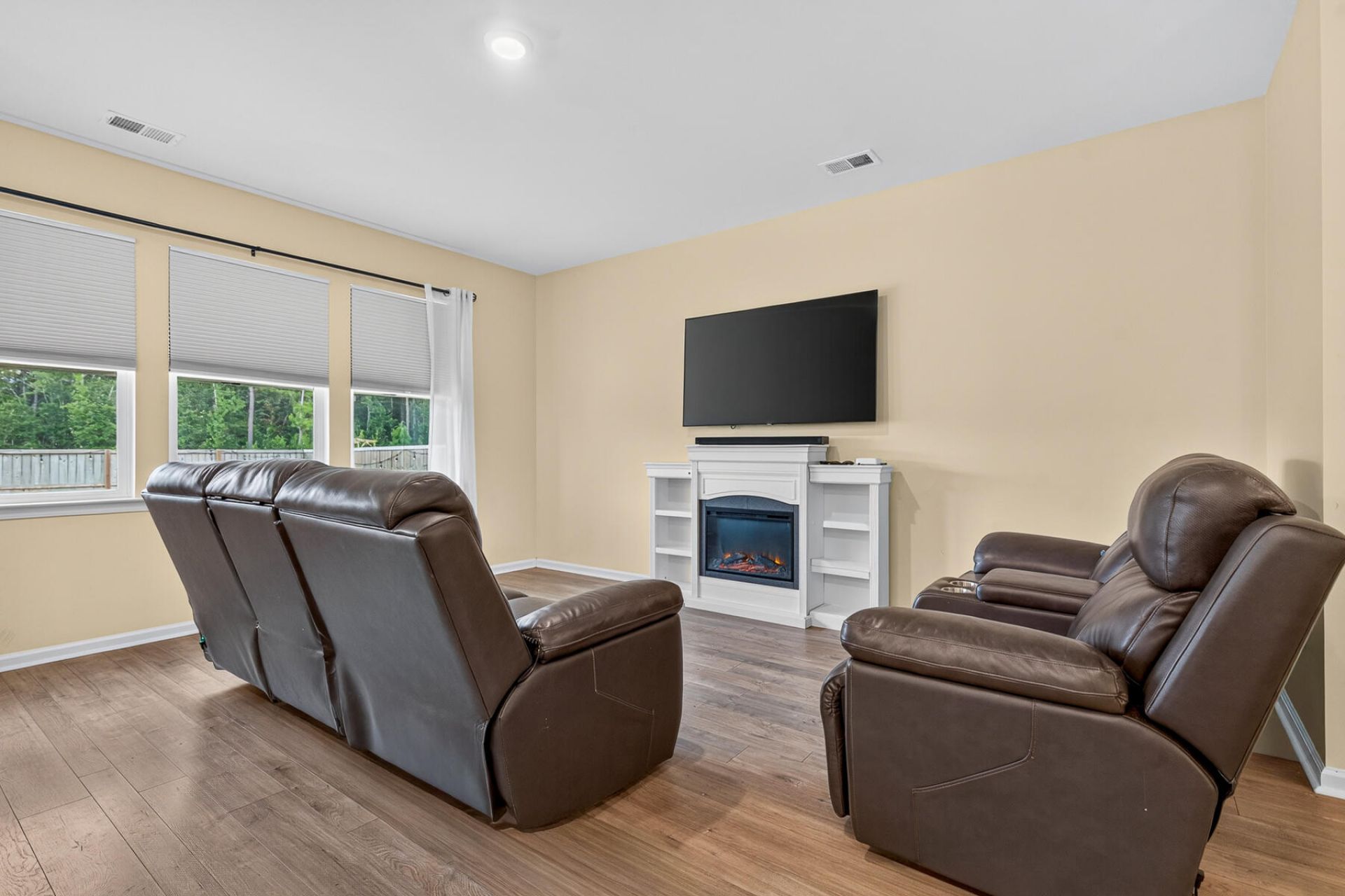 609 Squire Pope Road Photo 14