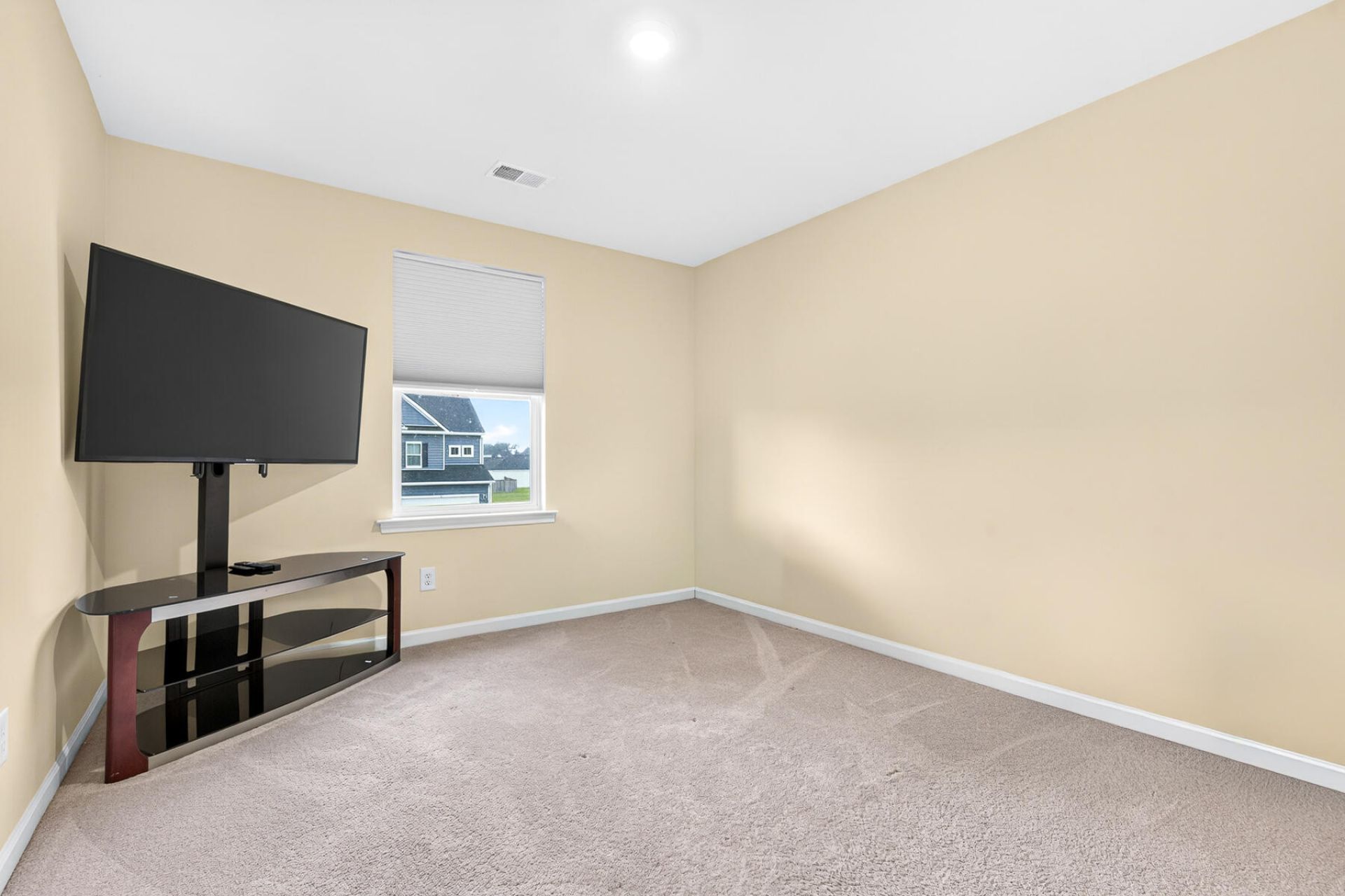 609 Squire Pope Road Photo 35