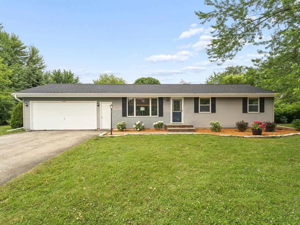 N1422 GREENWOOD ROAD, Greenville, WI 54942