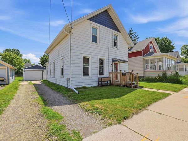 313 PROSPECT AVENUE, Oshkosh, WI 54901